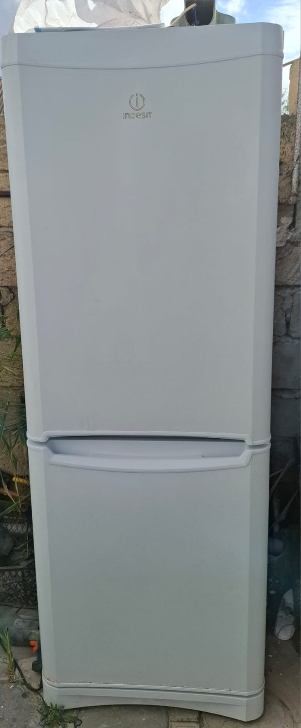 İşlənmiş 2 qapılı Indesit Soyuducu Satılır, rəng - Ağ — Soyuducular, Bakı
