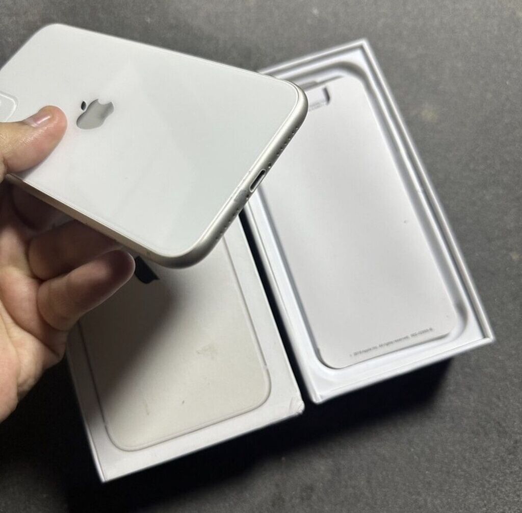 IPhone 11, Ağ, Face ID — Apple iPhone, Bakı (4)