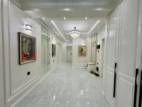 Satılır 4 otaqlı yeni tikili 153 m² — Bakı