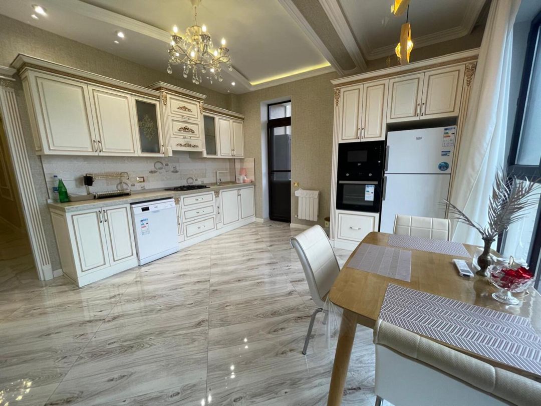 Satılır 5 otaqlı yeni tikili 250 m² — Mənzil, Bakı (10)