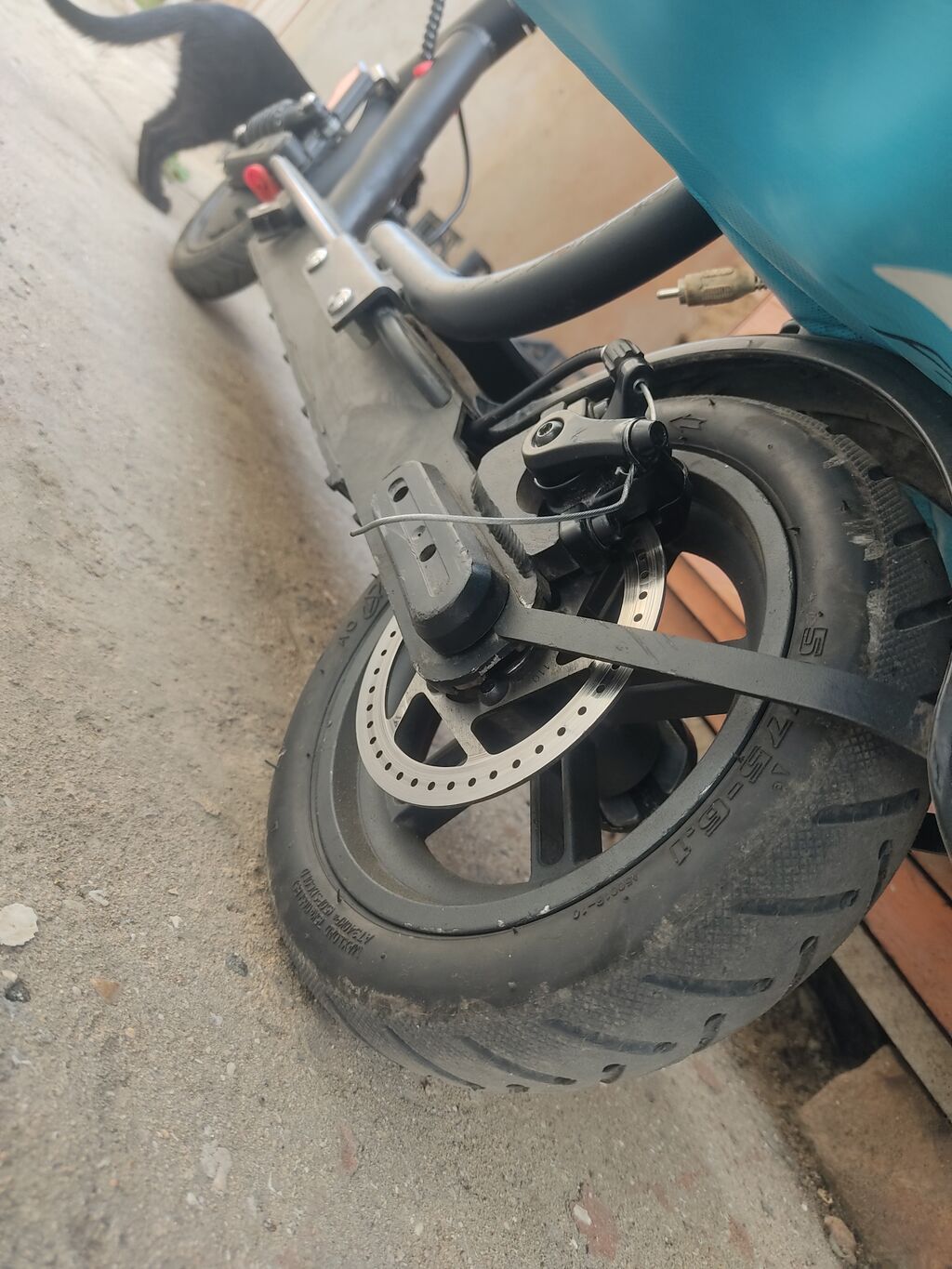 İşlənmiş Elektrik samokat 8", 251 - 350 Vt, 26 - 35 km/s, Ödənişli çatdırılma — Skuterlər, Bakı (5)