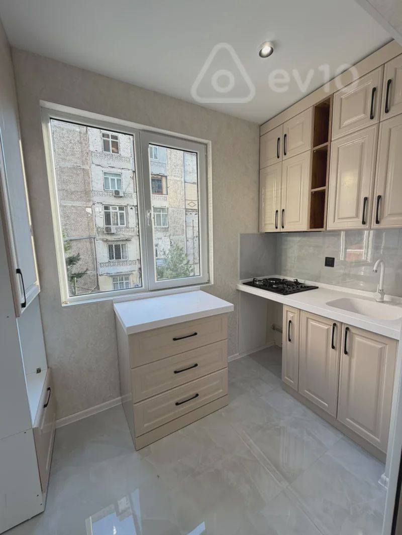 For sale: 2-room apartment (old building), 40 m² — Mənzil, Bakı (6)