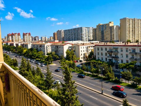 Satılır 2 otaqlı köhnə tikili 50 m² — Bakı
