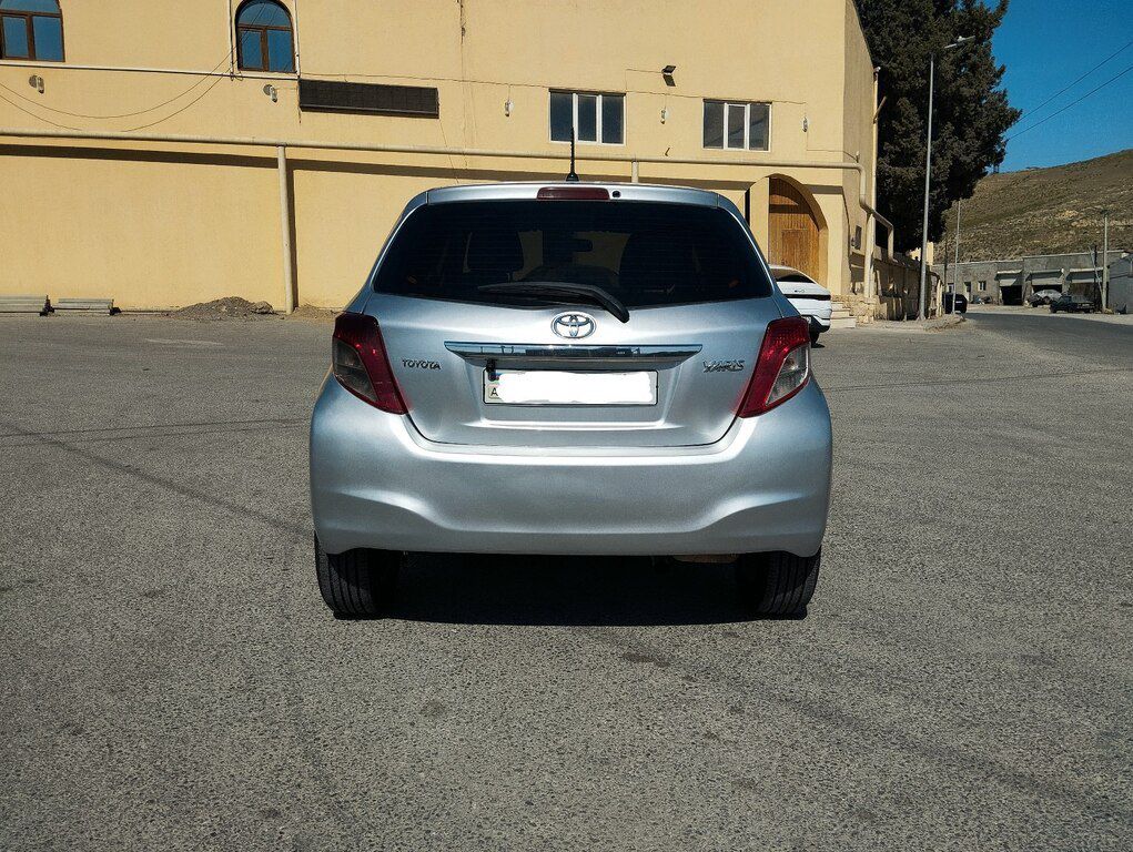 Toyota Yaris, 1.3 L, 2012 il, 405 000 km — Avtomobillər, Bakı (2)