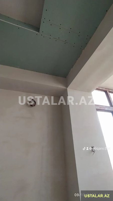 oboy boya ustasi — Divar kağızının yapışdırılması, Bakı (4)