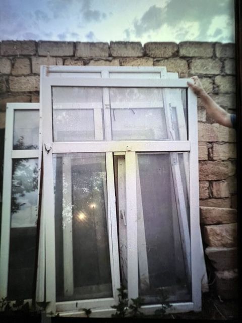 PVC pəncərə çərçivələri və şüşə paketlər - Ağ rəngli PVC profilli — Masazır