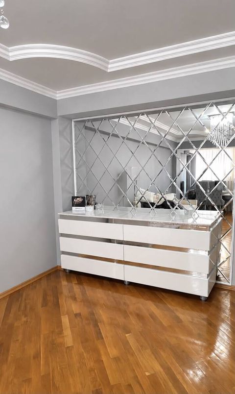 Satılır 2 otaqlı köhnə tikili 70 m² — Bakı