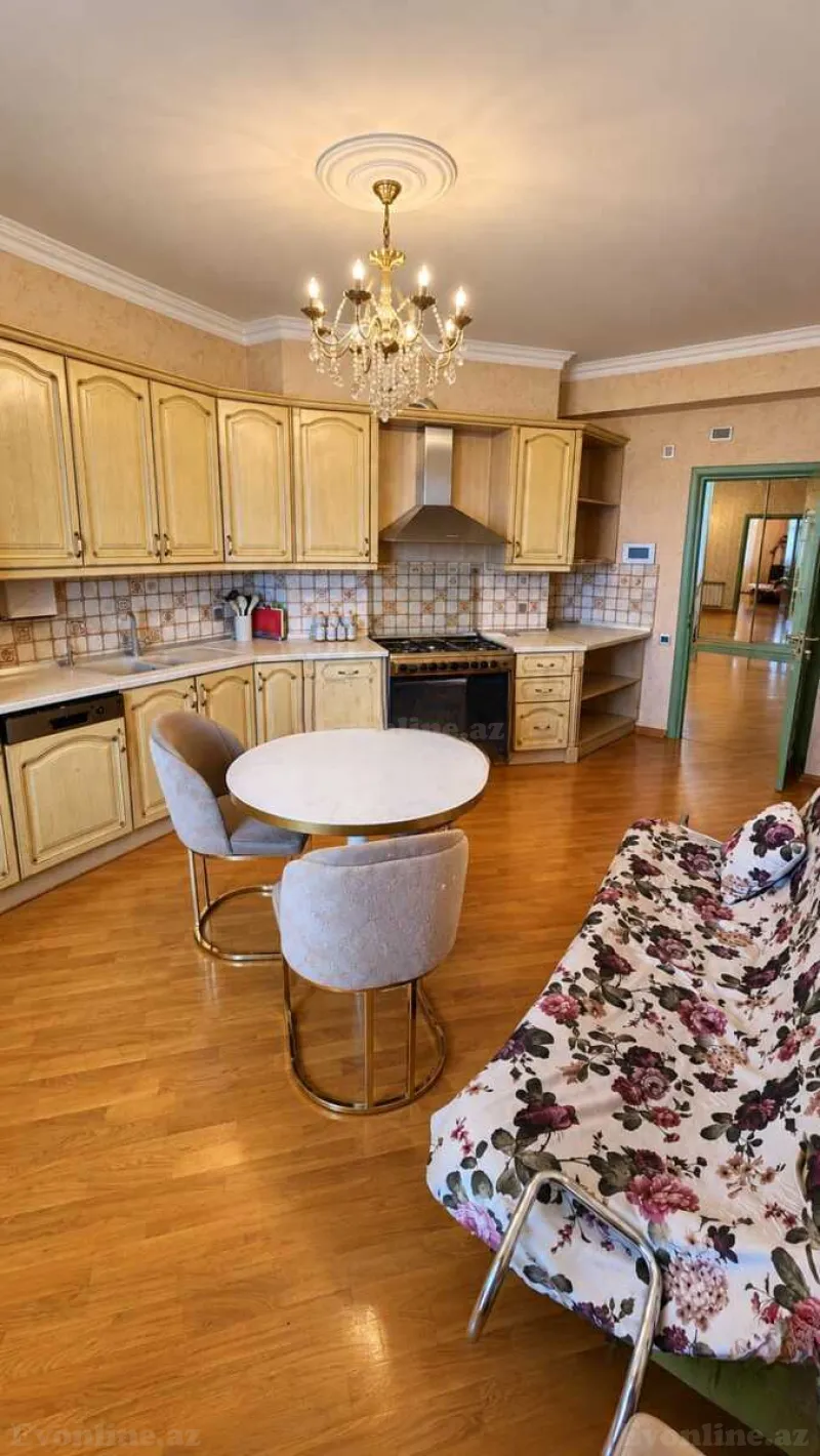 Satılır 4 otaqlı Mənzil Yeni tikili 190 m² Bakı, Nərimanov r — Mənzil, Bakı (7)