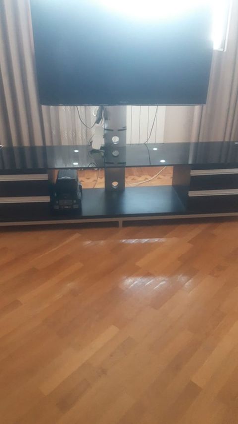 Müasir TV stendi və multimedia konsolu - Material: parlaq şüşə üst — Bakı