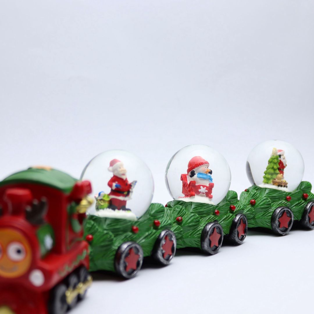 Yeni il suveniri New Year Train, rəngbərəng — Mallar, Bakı (2)