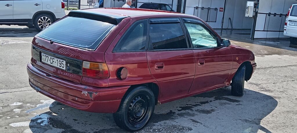 Opel Astra: 1.6 l 1997 il 245000 km Hetçbek 77-CF-195 — Avtomobillər, Qusar (4)