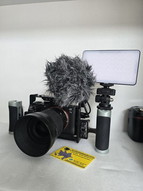 Sony Alpha a7 II foto-video çəkiliş üçün Tam kamplekt. Şəkildə nə — Şəki