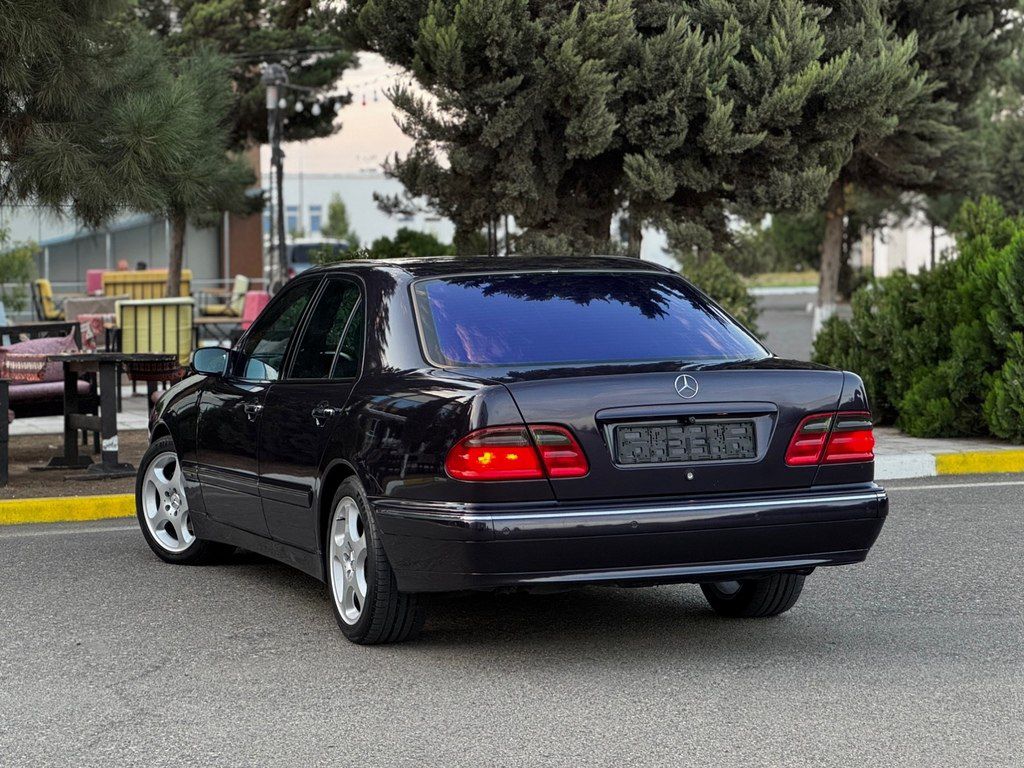 Mercedes E 240, 2.4 L, 2000 il, 368 000 km 90-EC-954 — Avtomobillər, Saatlı (5)