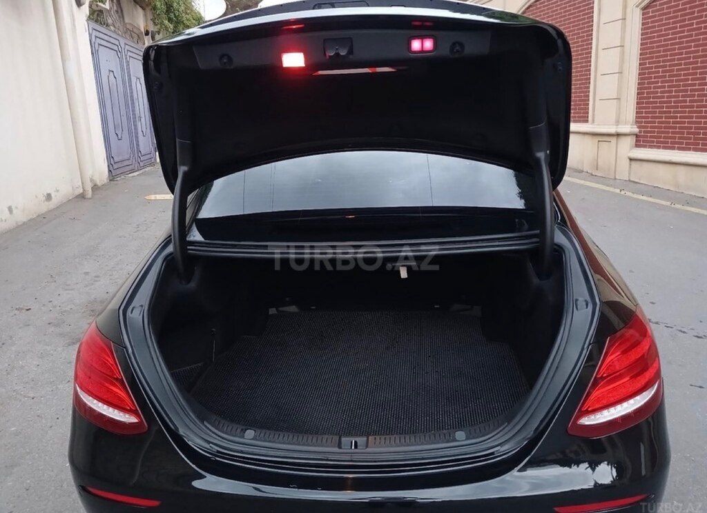 Mercedes E 220 d, 2.0 L, 2017 il, 300 000 km — Avtomobillər, Bakı (7)