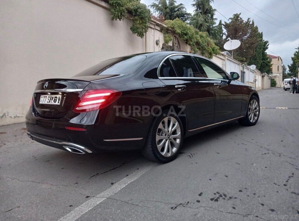 Mercedes E 220 d, 2.0 L, 2017 il, 300 000 km — Avtomobillər, Bakı (3)