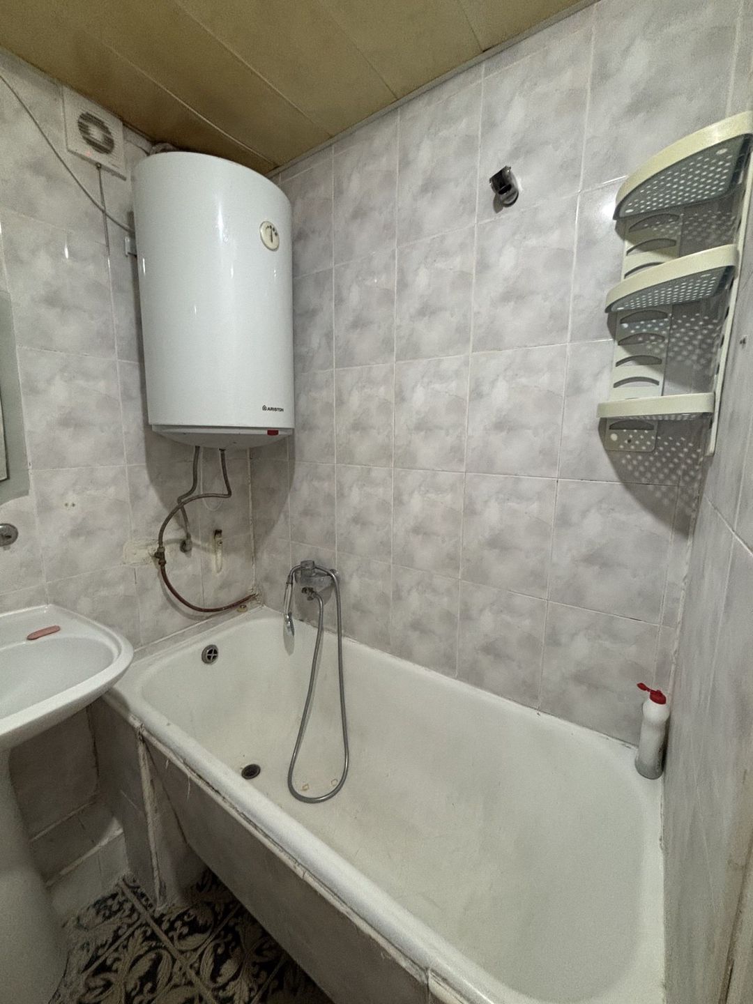 Satılır 1 otaqlı köhnə tikili 30 m² — Mənzil, Bakı (9)