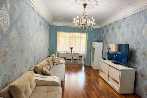 Satılır 3 otaqlı köhnə tikili 75 m² — Bakı