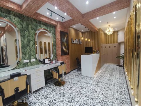 Satılır obyekt 200 m² — Bakı