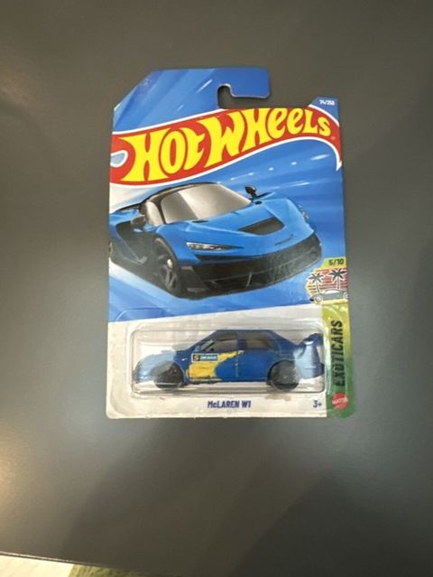 Hot Wheels error “Exoticars” seriyasından McLaren W1 die‑cast model — Masazır