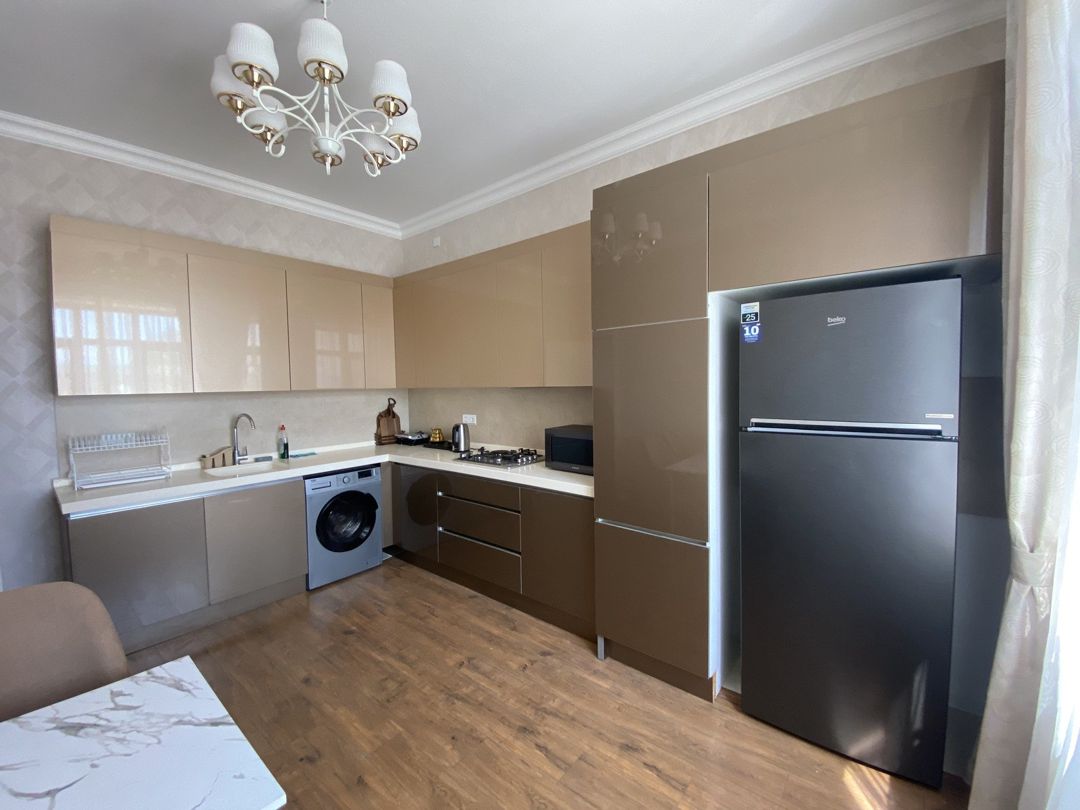 Satılır 5 otaqlı həyət evi/bağ evi 190 m² — Ev, villa, Bakı (2)