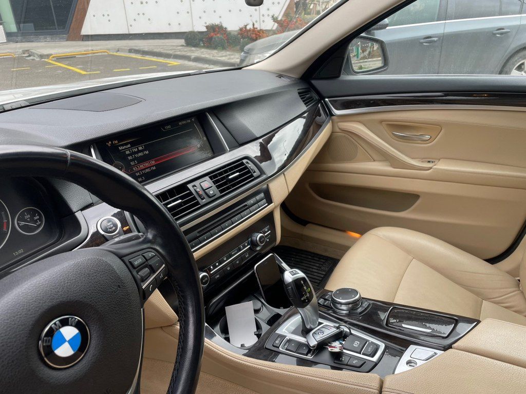 BMW 528, 2.0 L, 2015 il, 130 000 km 77-XV-052 — Avtomobillər, Bakı (10)