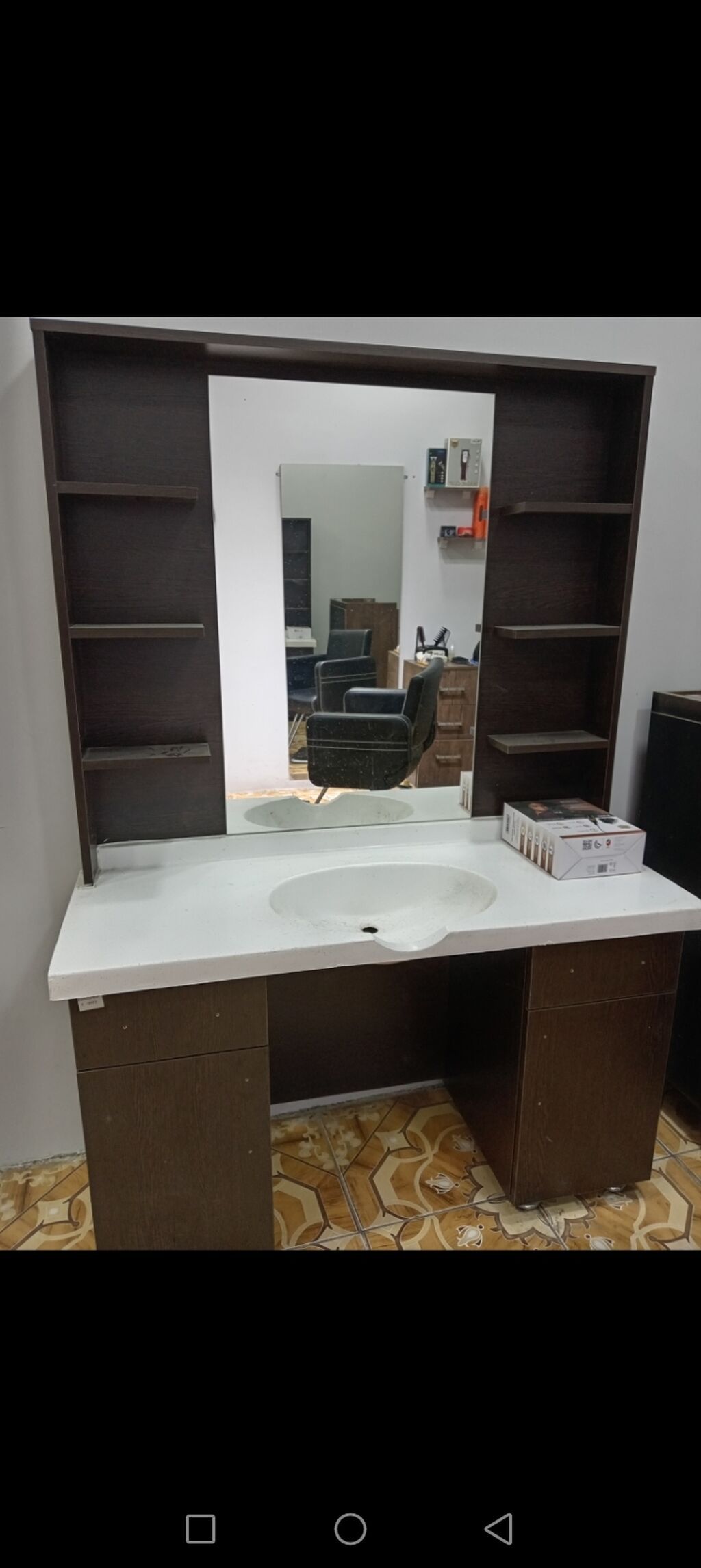 Bərbər/salon üçün iş masası və güzgü dəsti az işlənibdir Sumqayitda — Salon mebeli, Sumqayıt (2)