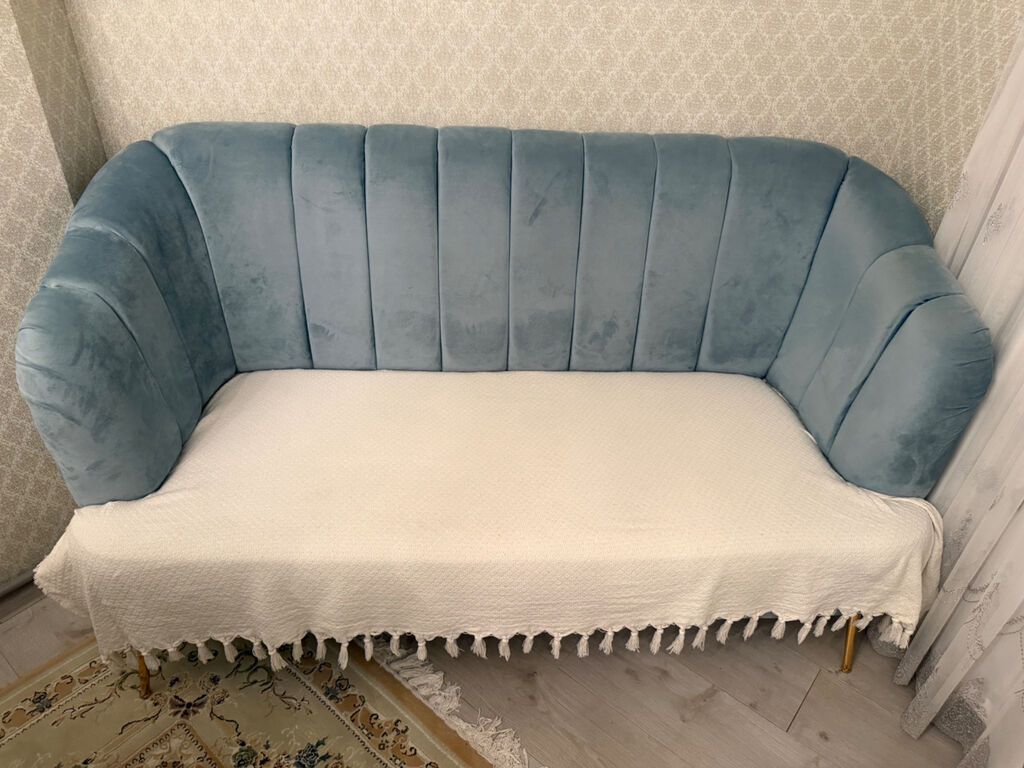 Divan satılır, en 160. Kiçik bir dekefti var. Örtüklə birgə götürə — Yumşaq mobilya dəstləri, Bakı (2)