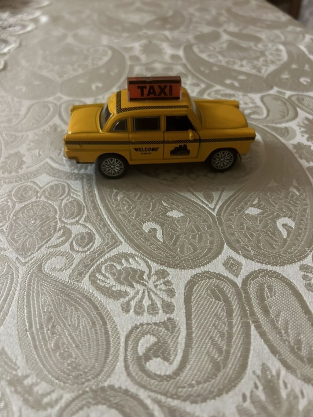 New York Sarı “Taxı” oyuncağı – metal die-cast kolleksiya maşını — Modellar, Bakı (2)