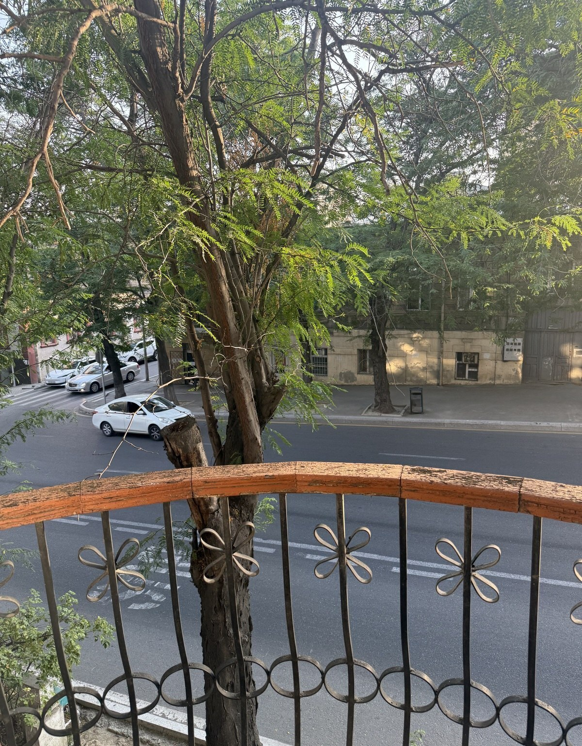 4 otaqlı mənzil 141 m² satılır — Bakı