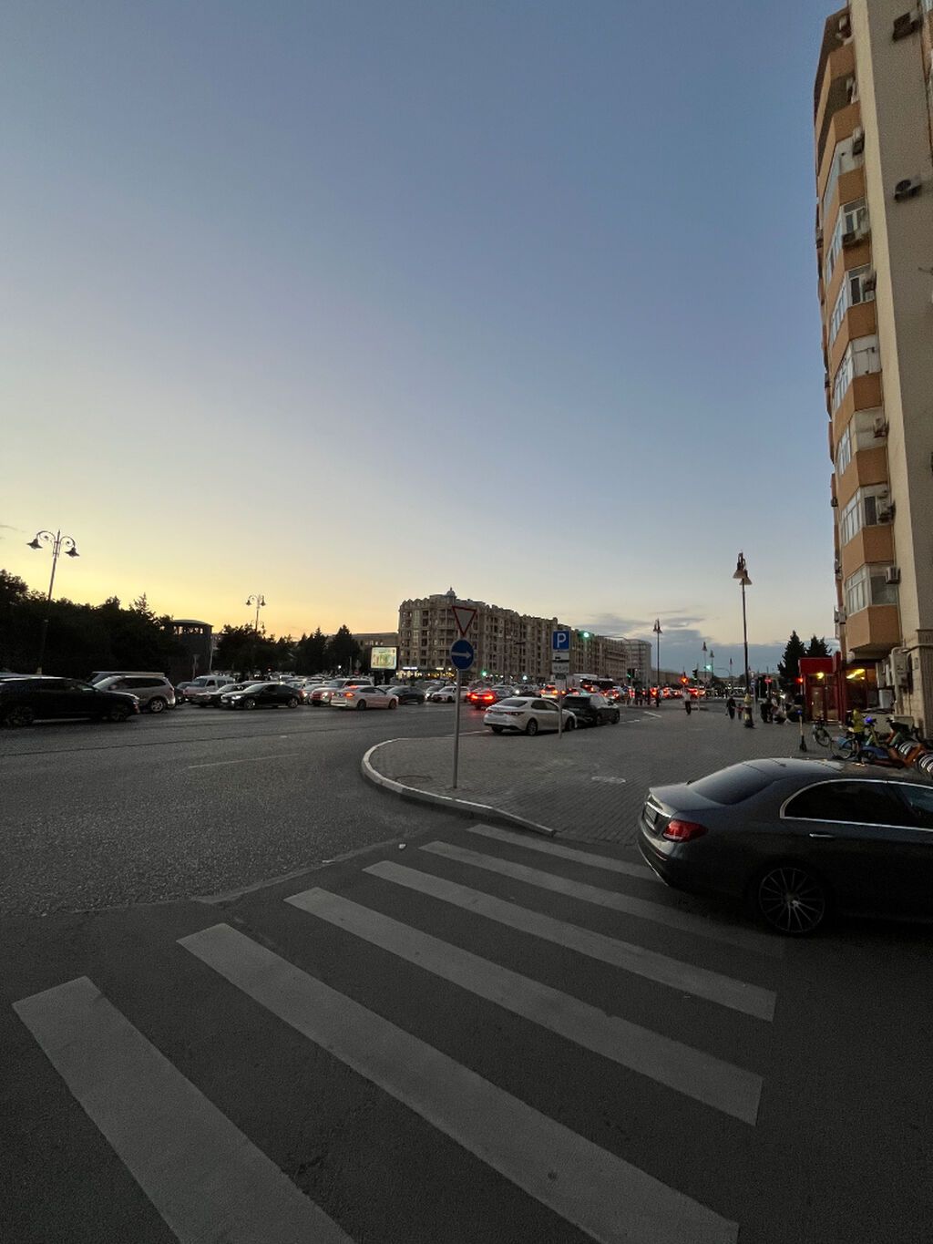 Bakı, 3 otaqlı, Köhnə tikili, m. Gənclik, 90 kv. m — Mənzil, Bakı (3)