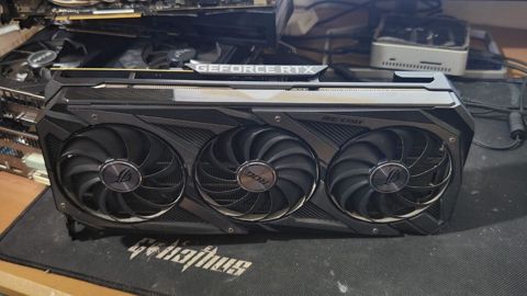 ASUS ROG Strix GeForce RTX qrafik kartı Xüsusiyyətlər: - ROG Strix — Bakı