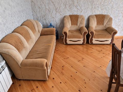Divan (açilan)2 kreslo Qiymet 70 azn Unvan Sabuncu. Vesile 4040 — Bakı
