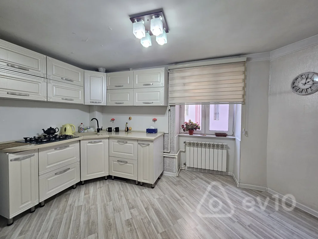 2 otaqlı mənzil, 110 m², İstiqlaliyyət küçəsi — kirayə — Mənzil, Bakı (8)