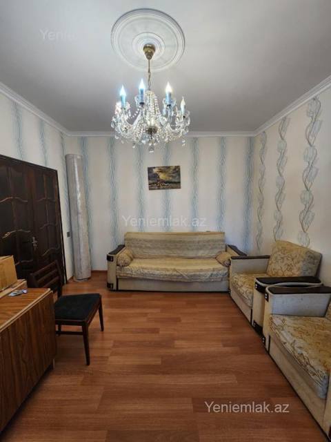 Satılır 2 otaqlı Bina evi menzil (Köhnə tikili), 60 m², 6-cı mikrorayon — Кыймылсыз мүлк
