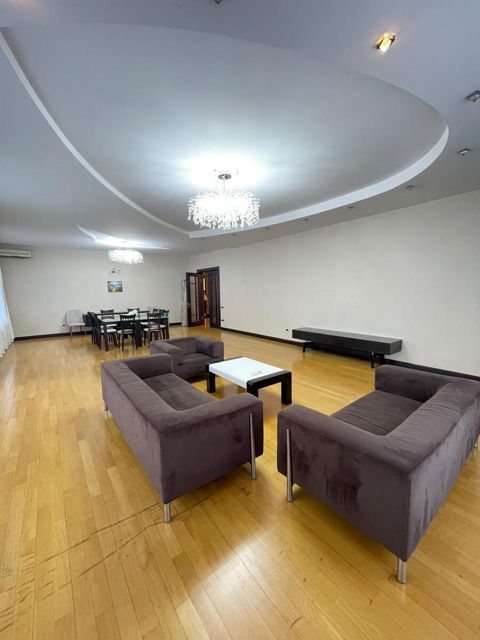 İcarəyə verilir 5 otaqlı yeni tikili 320 m² — Bakı