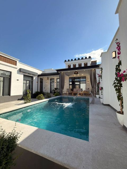 Satılır 4 otaqlı həyət evi/bağ evi 150 m² — Bakı