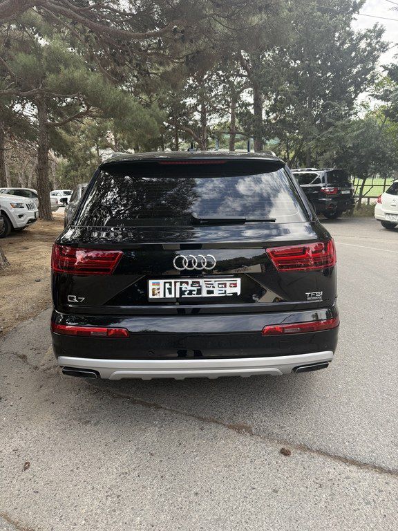 Audi Q7, 2.0 L, 2017 il, 258 000 km — Avtomobillər, Bakı (4)