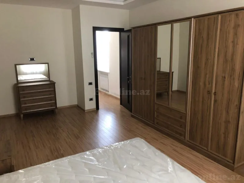 Kirayə verilir 6 otaqlı Həyət evi 350 m² Bakı, Səbail r., Badamdar — Ev, villa, Bakı (6)