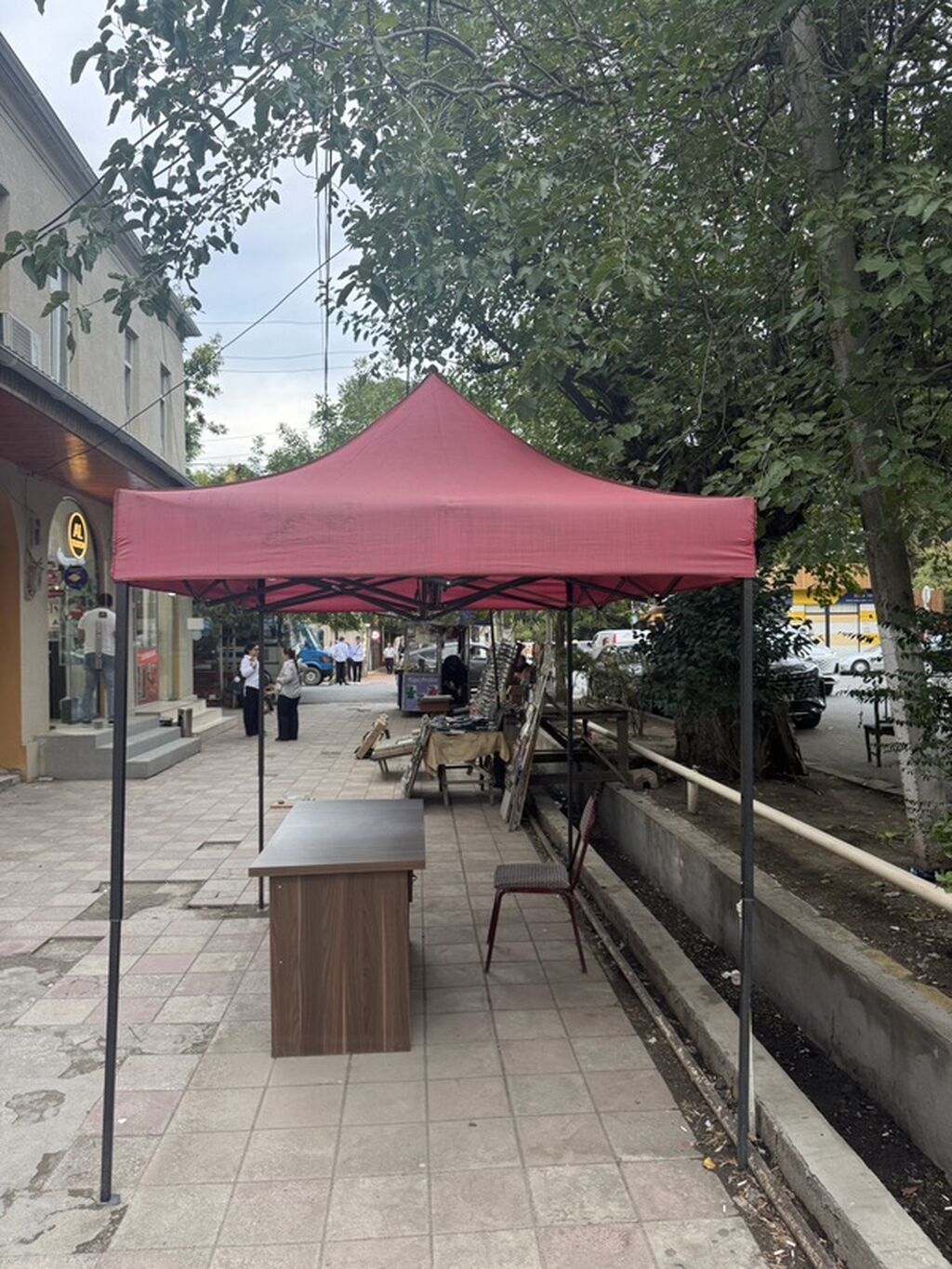 Qatlanan yarmarka çadırı – qırmızı tent - Tip: Portativ “pop-up” — Çadırlar, Lənkəran (3)