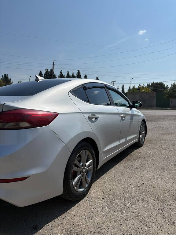 Hyundai Elantra, 2.0 L, 2018 il, 200 000 km — Avtomobillər, Bakı (5)