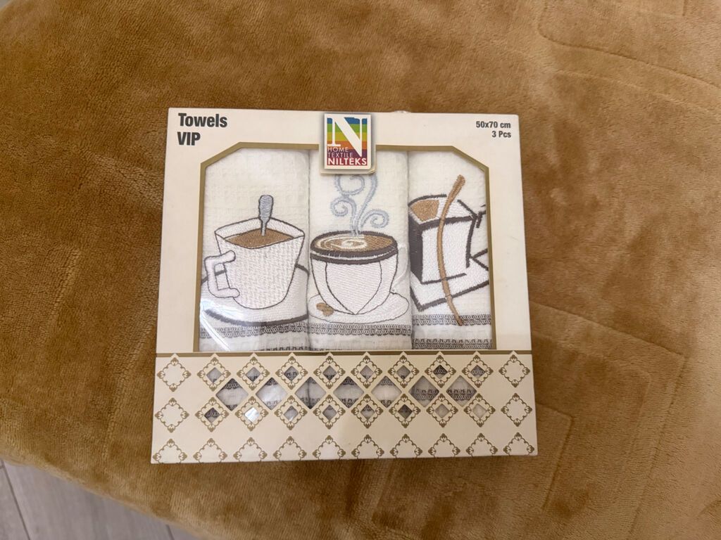 Teze qutusunda cay desmali — Qablar və mətbəx əşyaları, Bakı