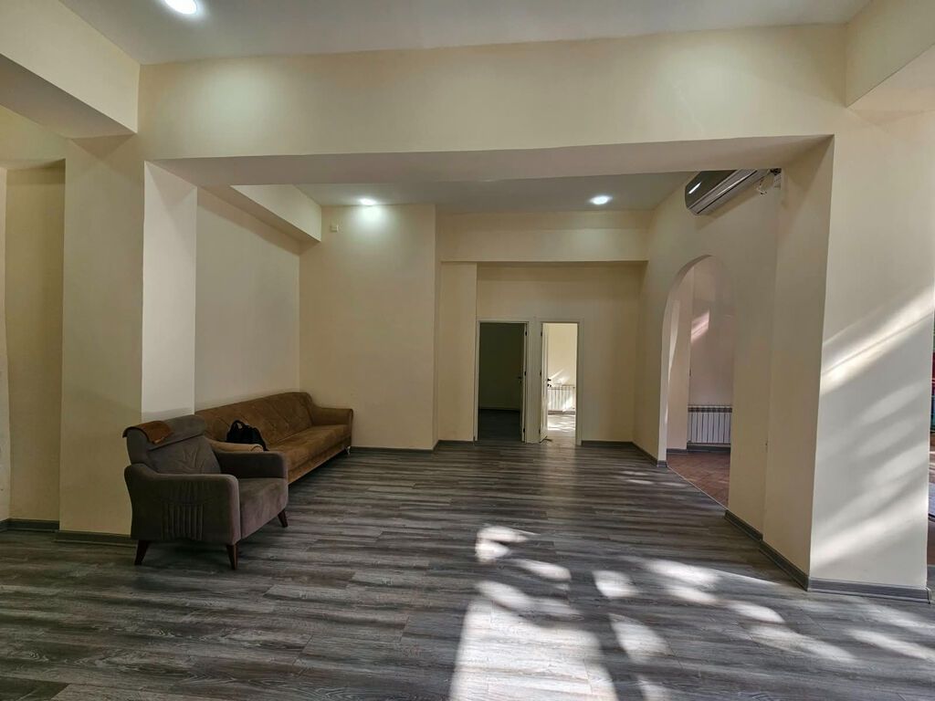 Nəsimi metrosu– zərifə əliyeva parkının yaxınlığı Zərifə Əliyeva — Ofis, Bakı (6)