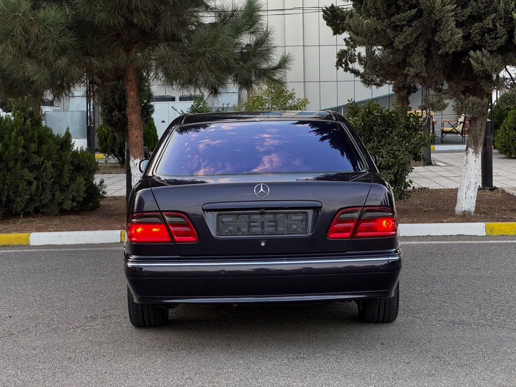 Mercedes E 240, 2.4 L, 2000 il, 368 000 km 90-EC-954 — Avtomobillər, Saatlı (9)
