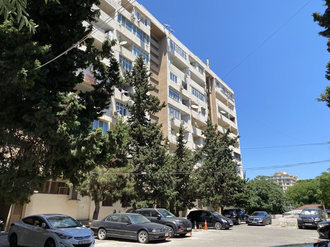 Satılır 5 otaqlı köhnə tikili 180 m² — Mənzil, Bakı (2)