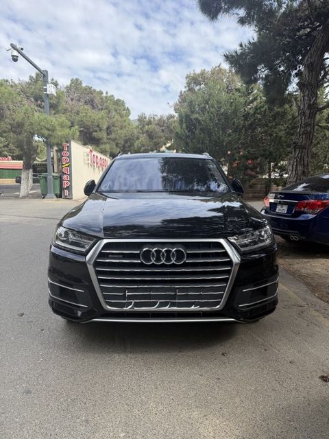 Audi Q7, 2.0 L, 2017 il, 258 000 km — Bakı