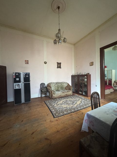 İcarəyə verilir 2 otaqlı köhnə tikili 60 m² — Bakı