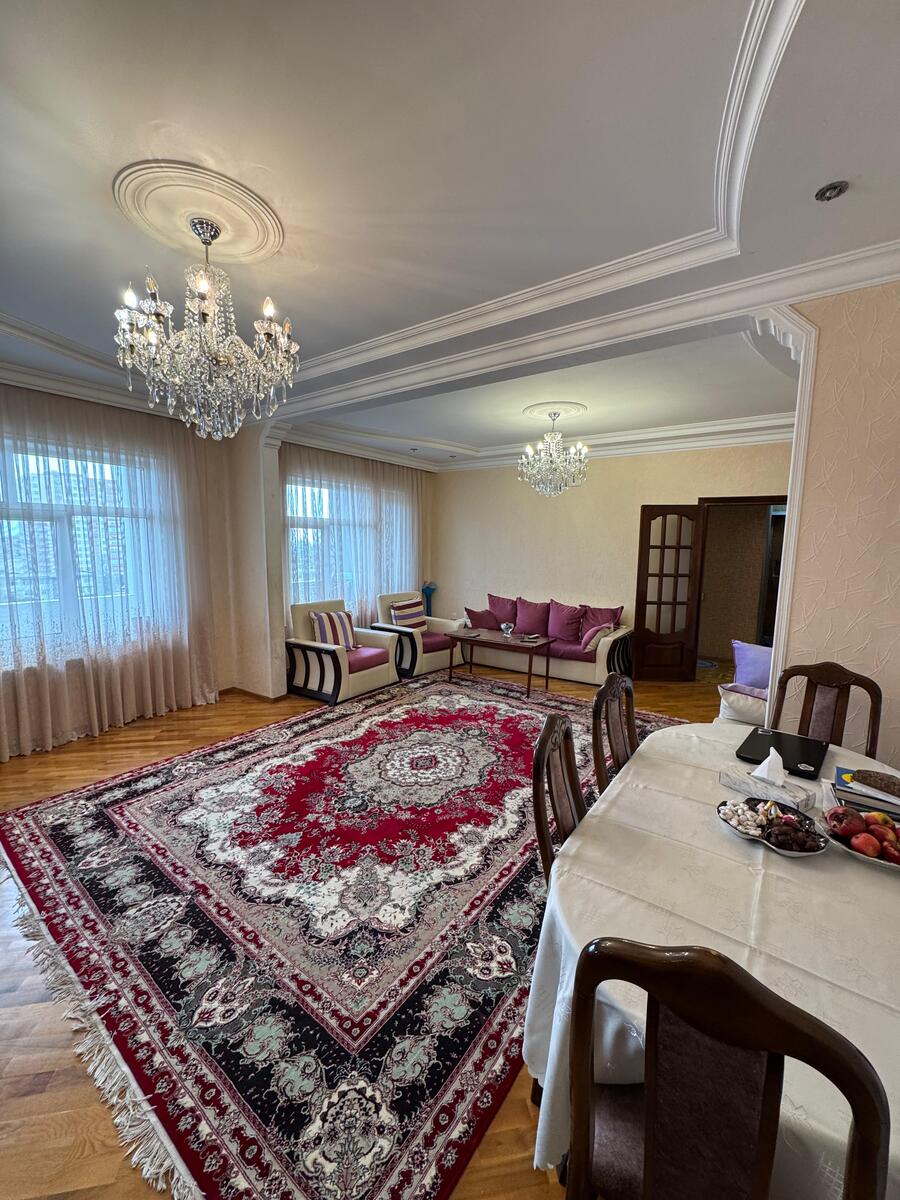 Satılır 5 otaqlı köhnə tikili 130 m² — Mənzil, Bakı (2)