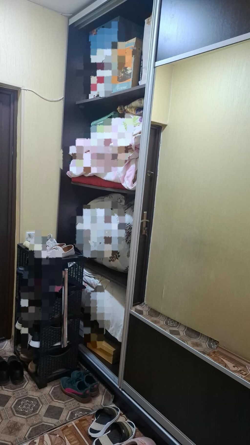Dəhliz dolabı 180 azn satılır içi cox geniş keyfiyyətlidir, Heç bir — Xol üçün, Bakı (2)