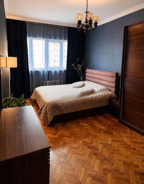 Satılır 4 otaqlı köhnə tikili 105 m² — Bakı
