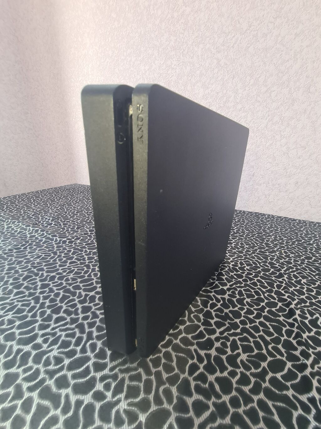 PlayStation 4 Slim konsolu dəsti Xüsusiyyətlər: - Model: PS4 Slim — Oyun konsolları, Bakı (6)